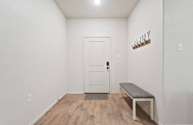 5606 Kemper Street Gallery 3