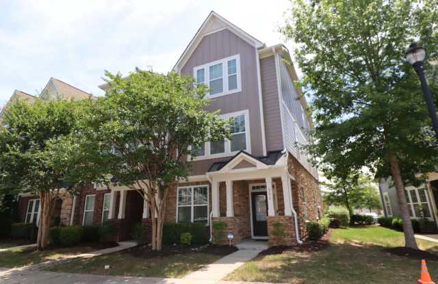 556 Balsam Fir Dr Gallery 1