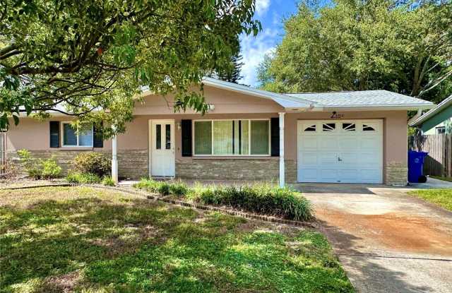 2012 YALE AVENUE - 2012 Yale Avenue, Dunedin, FL 34698