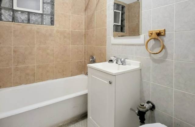 3057 W Argyle St - 3057 West Argyle Street, Chicago, IL 60625