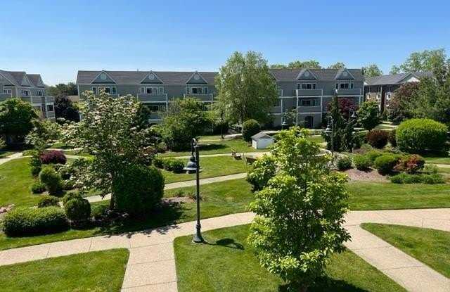 677 Metacom Avenue photos photos