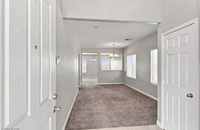 5555 Sun Temple Avenue Gallery 2