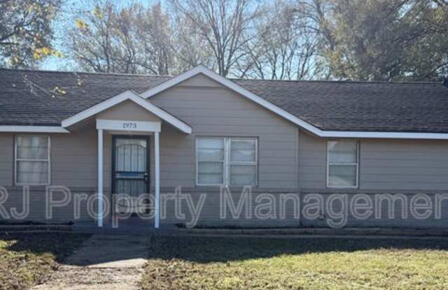 1973 Tacoma Ave - 1973 Tacoma Avenue, Memphis, TN 38116