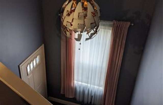 6015 Pinebark Court Gallery 3