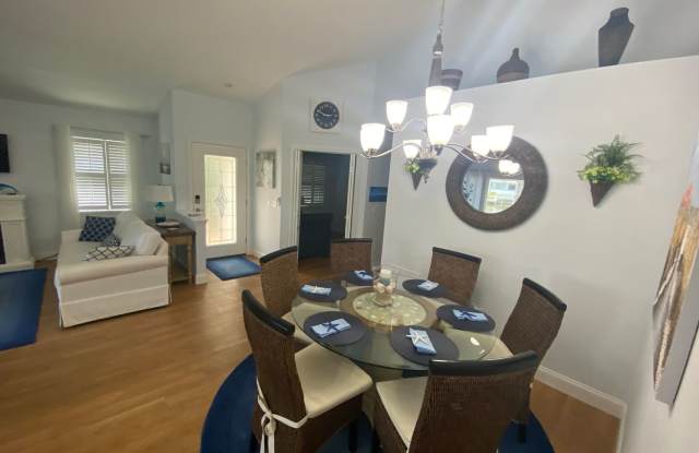Short Term Rental - Sea Colony Gallery 4
