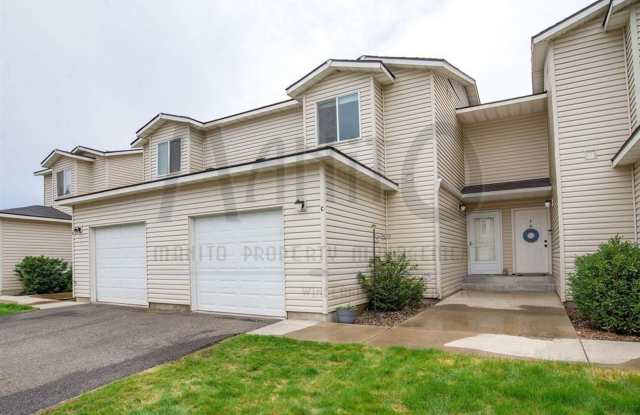 **COMING SOON** Fresh & Private Townhome photos photos