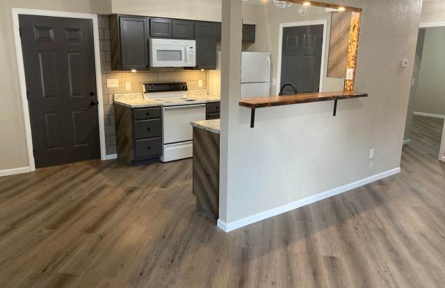 Renovated 2 Bedroom Apartment photos photos