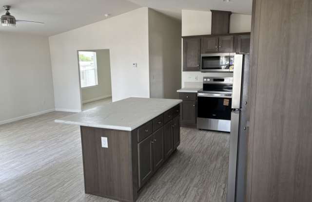 3405 S Tomahawk Gallery 4
