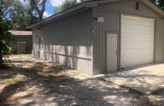 2319 53rd Ave W 2319 - 2319 53rd Avenue West, South Bradenton, FL 34207