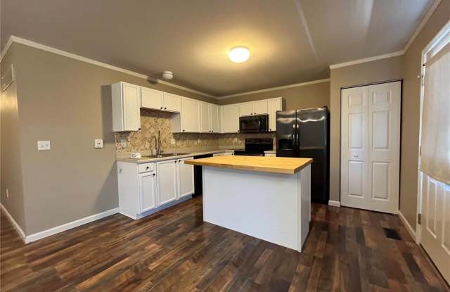 1732 Shade Tree Court Gallery 2