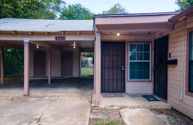 2005 Elkins Ave. Gallery 1
