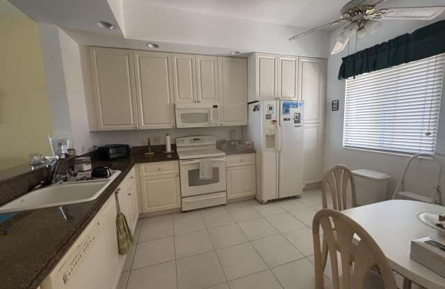 15 HARBOUR ISLE Drive W Gallery 2