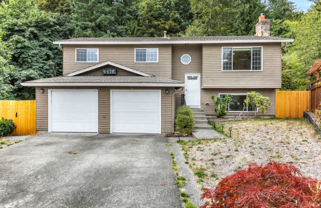 Three bedroom plus bonus room, and 2.5 bathroom Kent oasis photos photos