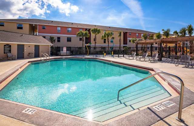 Regency Palms Apartments - Affordable Housing Gallery 1