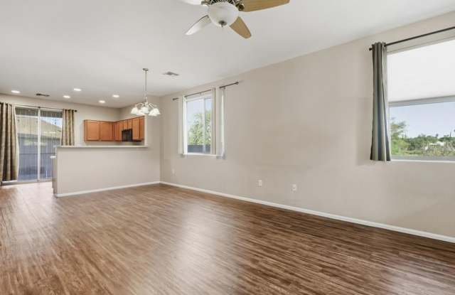 ✨ Beautiful 3-Bedroom Home with Solar & Spacious Backyard ✨ Gallery 4