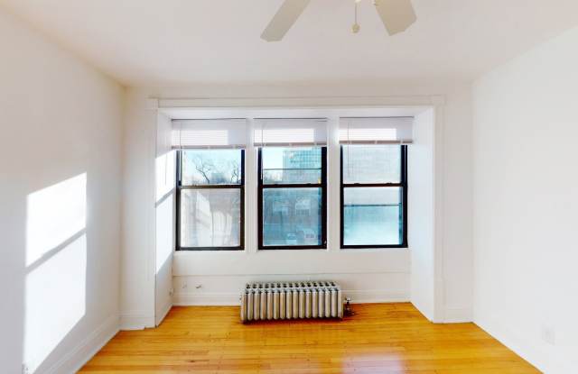 5457-5459 S. Blackstone Avenue Gallery 4