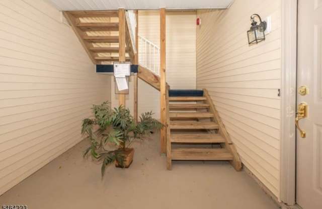172 Potomac Dr Gallery 1