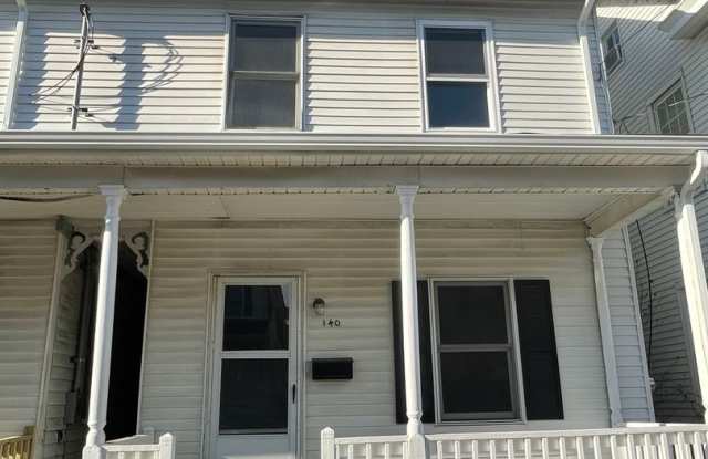 Charming Home for Rent in Slatington, PA – Great Location Near Schools, Parks & Shopping! Gallery 1