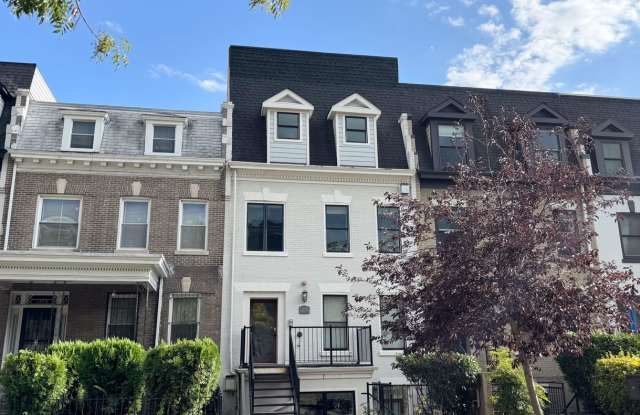 Stunning 2 BR/2 BA Condo in Columbia Heights! - 1476 Harvard Street Northwest, Washington, DC 20009