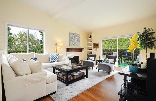 28100 Ridgefern Court Gallery 2