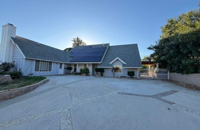 Large pool home with lots of space and guest quarters! - 3431 Quincy Avenue, Simi Valley, CA 93063