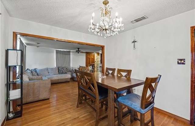 1300 BELMONT Place Gallery 4