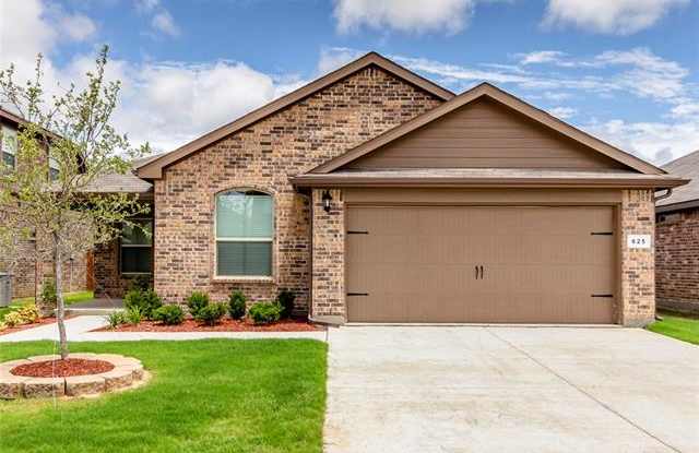 625 Zeke Lake Trail - 625 Zeke Lake Trl, Fort Worth, TX 76120