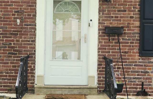 654 SENECA AVENUE photos photos