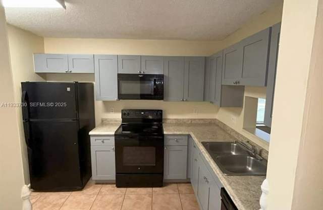 8041 Southgate Blvd photos photos