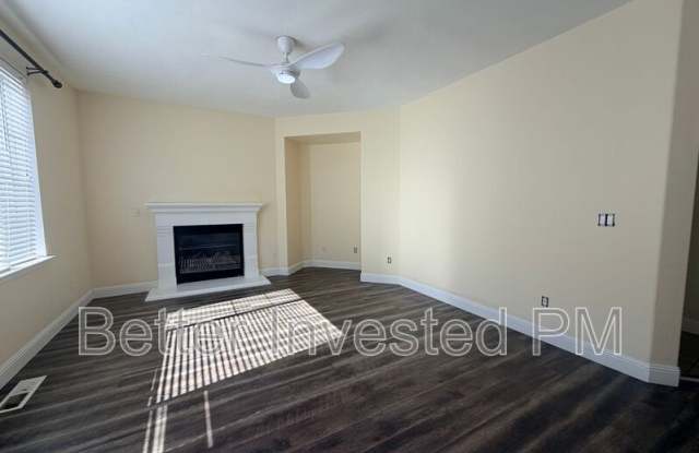 1363 Gordon Ln Gallery 2