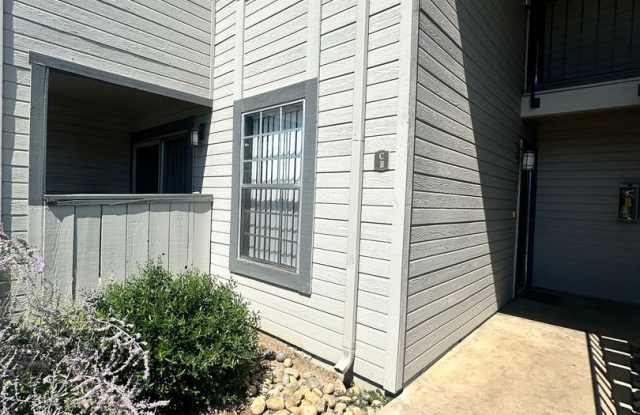 Parkview condo close to shopping & freeway access! photos photos