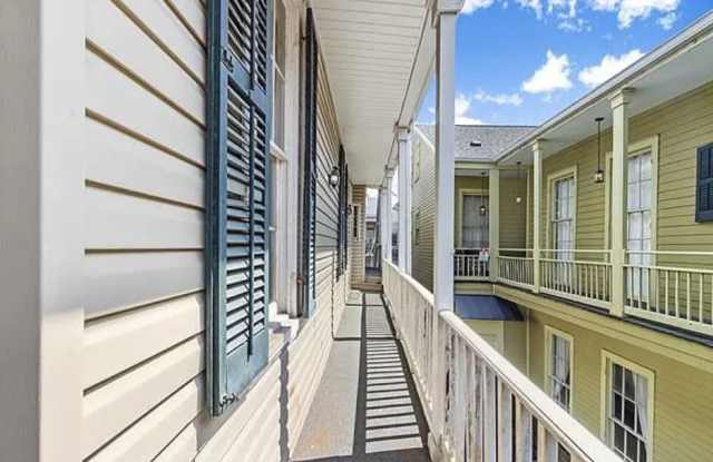 1526 Saint Mary Street Gallery 3