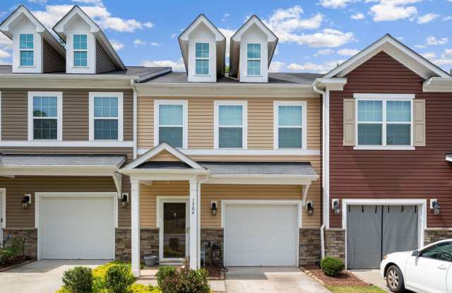 3bed/2.5 bath Townhouse Near NCCU & Southpoint Mall! photos photos