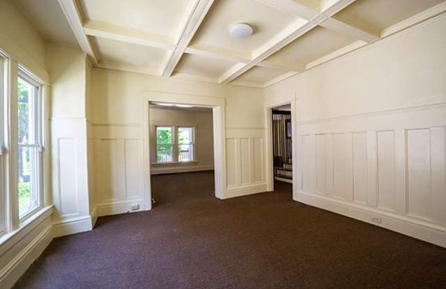 706 Euclid Ave - Available 6/1/27 - 5 Bedroom House Gallery 4