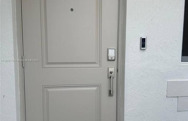 2534 SE 27th Dr photos photos