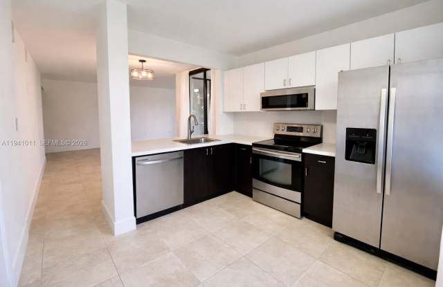 3552 Magellan Circle - 3552 Magellan Circle, Aventura, FL 33180