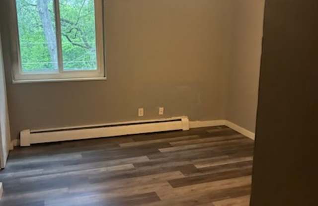 1944 Kentucky Ave - 11 Gallery 1