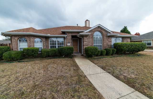 326 Oakhurst - 326 Oakhurst Drive, Murphy, TX 75094