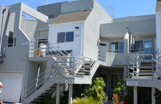 BEAUTIFUL "HILLCREST VILLAGE" CONDOMINIUM HOME WITH GARAGE photos photos