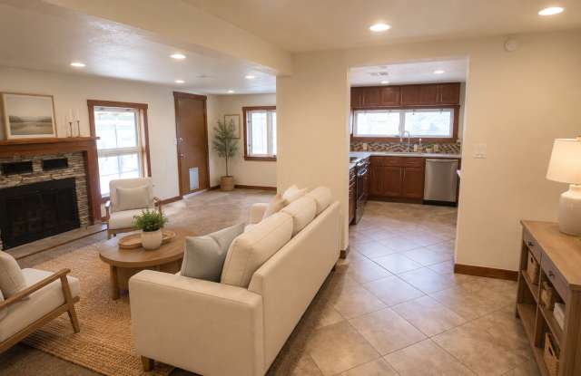 5BD/3BA Home Near Pearl St, CU, Hiking, Park - Available NOW! Gallery 1
