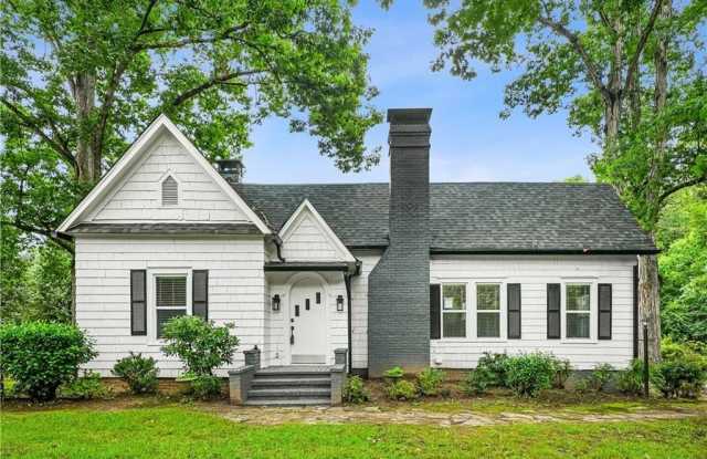 5383 Tilly Mill Road Gallery 2