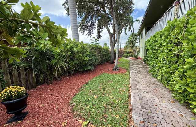 1353 HOLLY HEIGHTS Drive Gallery 2