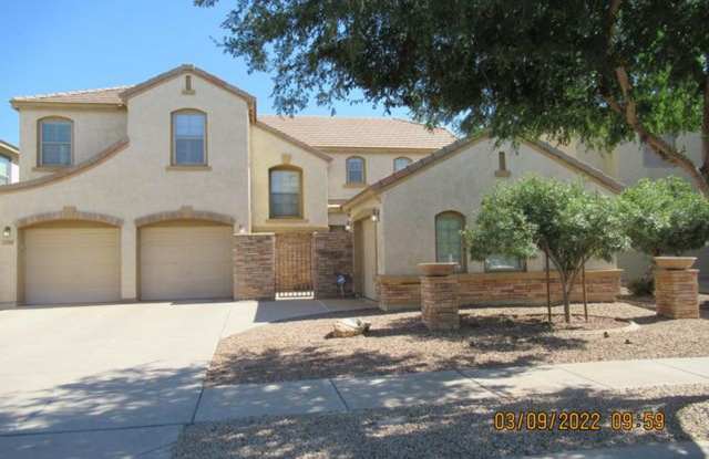 Grand 5 bedroom/ 3 bath home with community pool in Gilbert, Arizona photos photos