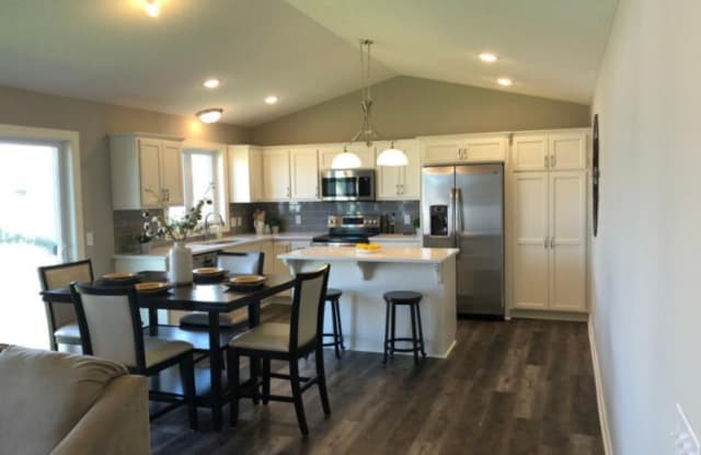 6778 94th St S - 6778 94th Street South, Cottage Grove, MN 55016
