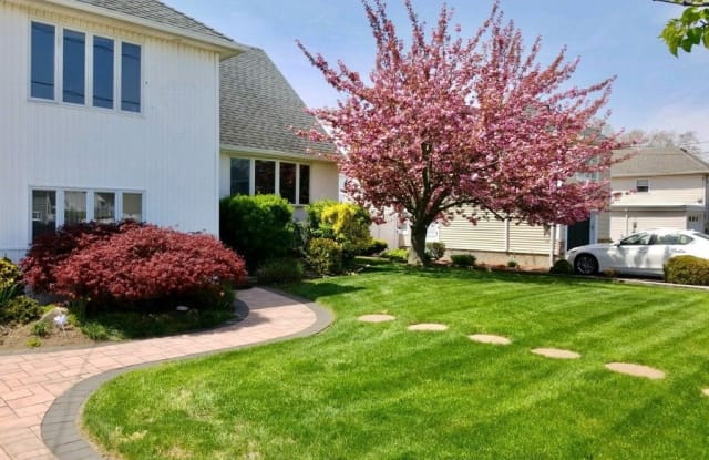 2754 Riverside Avenue - 2754 Riverside Avenue, Merrick, NY 11566