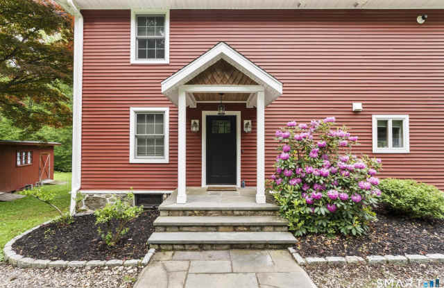 35 Armstrong Road photos photos