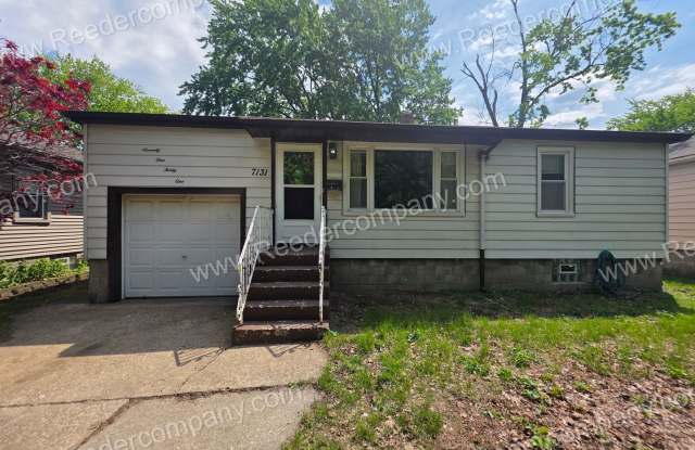 Spacious 2 bedroom 1 bathroom house photos photos