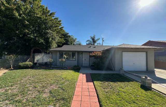 SAN DIMAS CALIFORNIA CLASSIC Home 3+2 - 940 West Calora Street, San Dimas, CA 91773