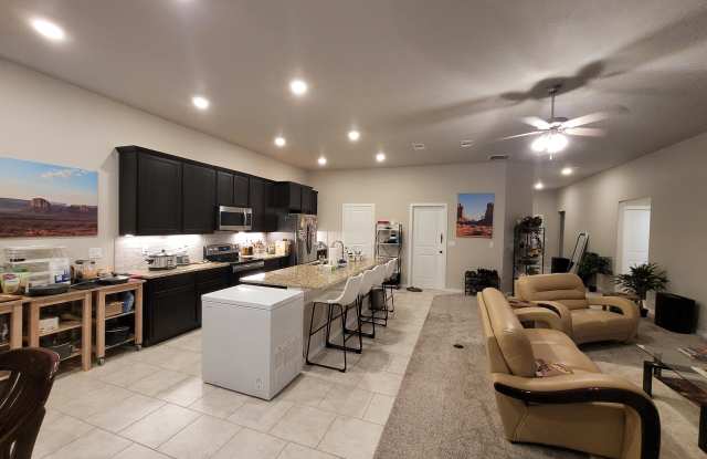1335 Masquerade Boulevard One Bedroom Gallery 4