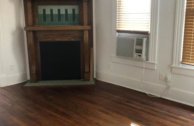 1950 N LAURA ST Gallery 4
